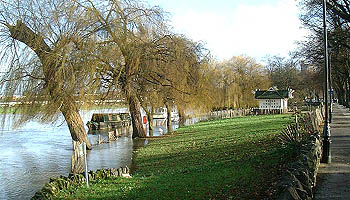 Barry Avenue Promenade