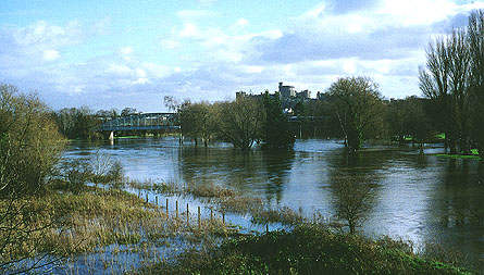 Flooded Baths Island from Elizabeth Bridge