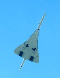 Concorde Lands over Windsor