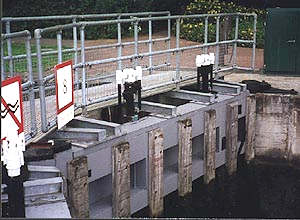 Lock gates