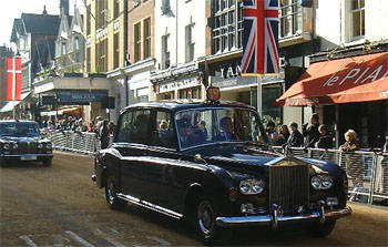 The Queen's Car on its way to meet Queen Margrethe