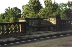 Albert Bridge seating