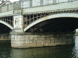 Windsor Bridge in Nov 2001