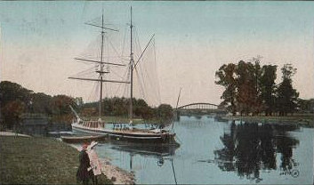 sailing Barge moored at
                      Windsor