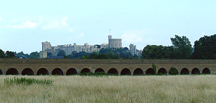 The GWR viaduct past Eton