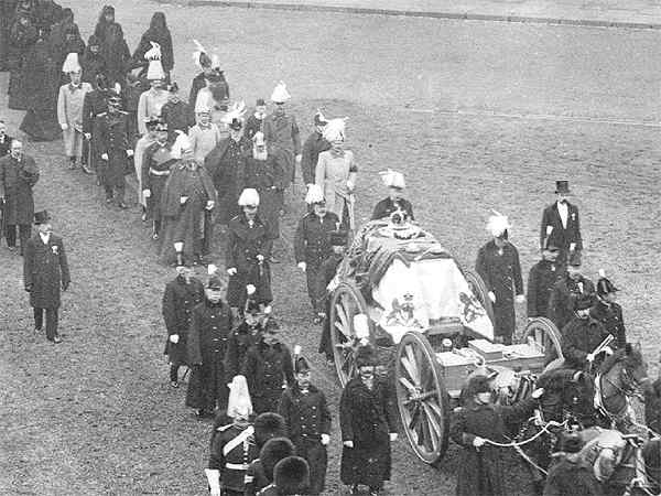 Queen Victoria Cortege 4th
                    February 1901