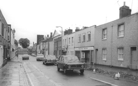 Victoria Street looking east